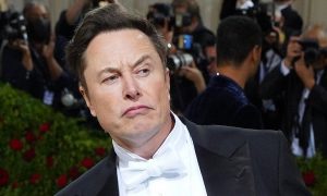 Elon Musk is into buying Twitter again while also announcing a mysterious “app X”: why is this good news for Dogecoin?